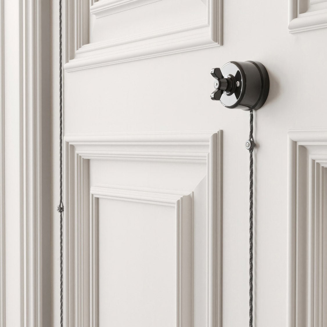 Interruttore/Deviatore in porcellana nero con dado a farfalla Nero