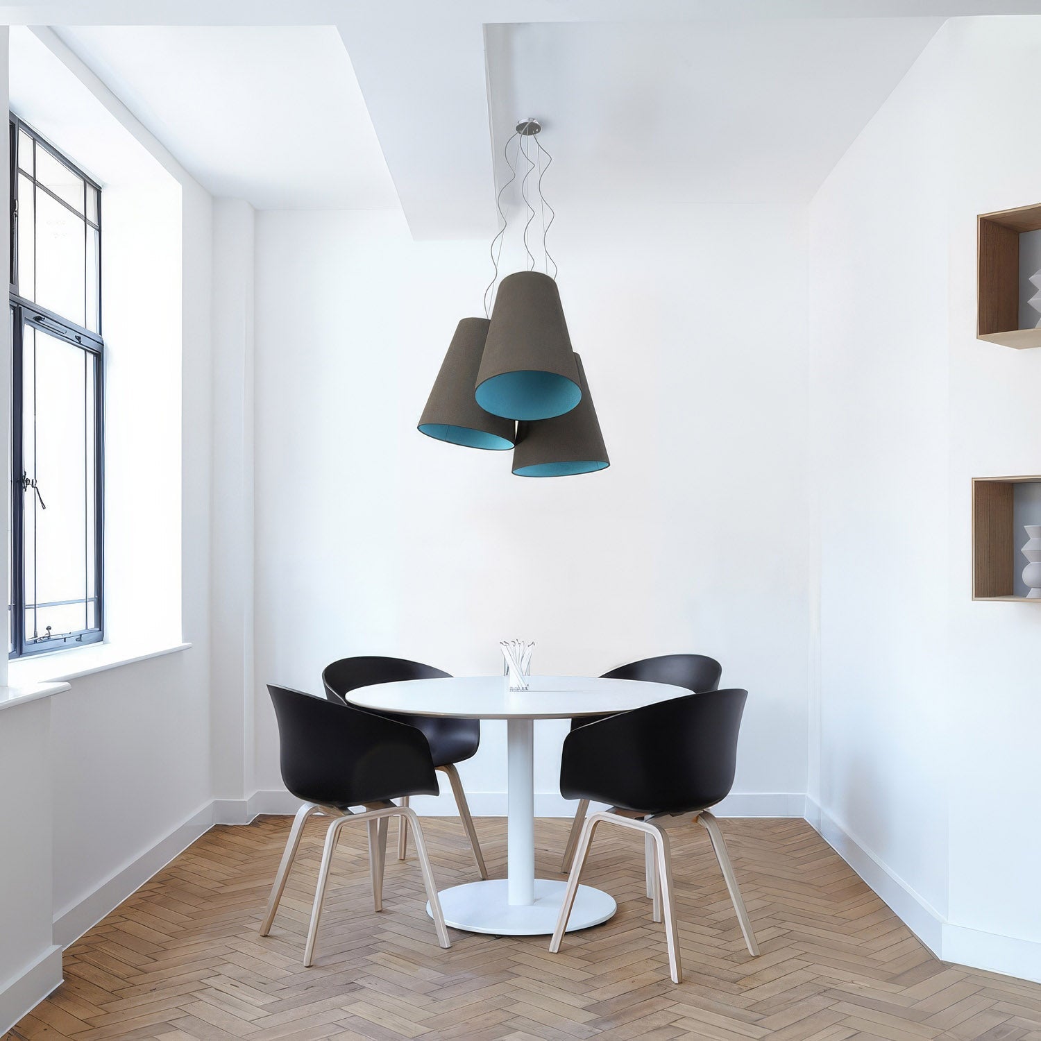 Lampadario Trittico con paralumi a cono bicolore Cenere e Celeste - Made in Italy