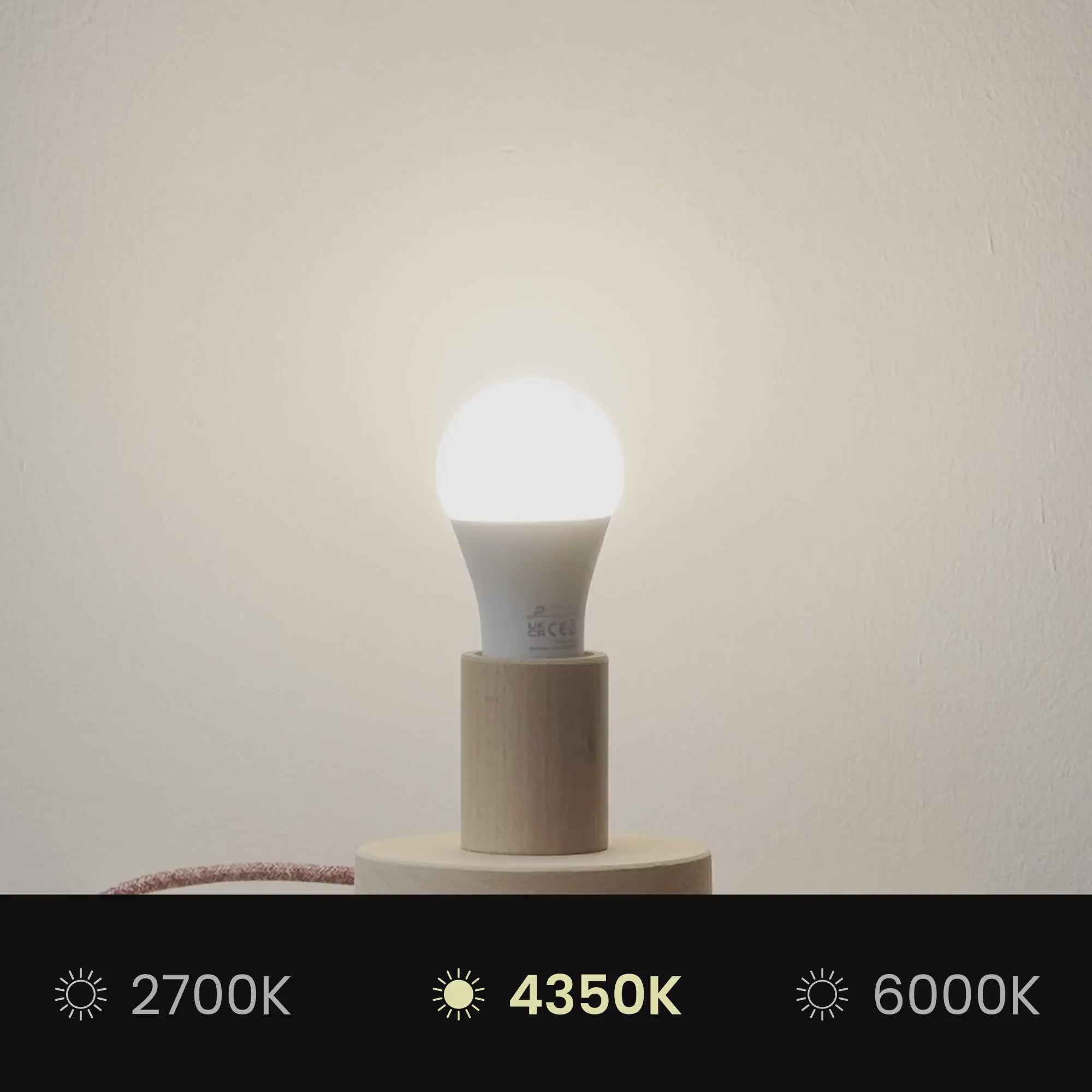 Încarcă video: Abajur cilindric din material textil cu prindere E27 - 100% Fabricat în Italia - Camelot maro